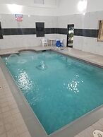 Days Inn & Suites by Wyndham Webster NASA-ClearLake-Houston