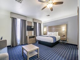 Days Inn & Suites by Wyndham Webster NASA-ClearLake-Houston