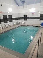 Days Inn & Suites by Wyndham Webster NASA-ClearLake-Houston