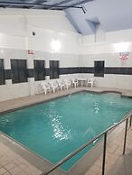 Days Inn & Suites by Wyndham Webster NASA-ClearLake-Houston