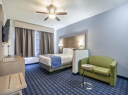 Days Inn & Suites by Wyndham Webster NASA-ClearLake-Houston