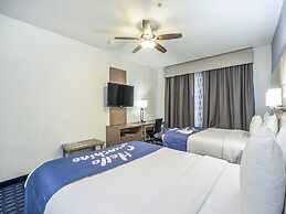 Days Inn & Suites by Wyndham Webster NASA-ClearLake-Houston