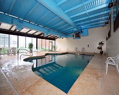 Quality Hotel & Suites At The Falls