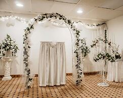 Quality Hotel & Suites At The Falls