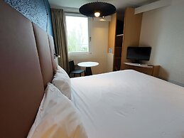 ibis Lyon Est Bron