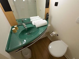 ibis Lyon Est Bron