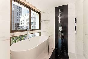 Radisson Hotel Chateau de Bangkok