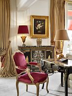 Hôtel Plaza Athénée - Dorchester Collection