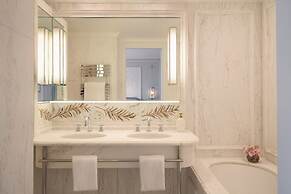 Hôtel Plaza Athénée - Dorchester Collection