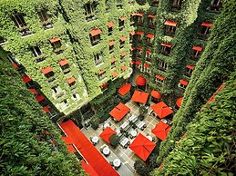 Hôtel Plaza Athénée - Dorchester Collection