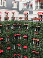 Hôtel Plaza Athénée - Dorchester Collection