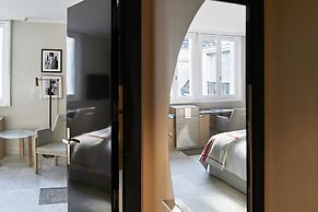 Hôtel Plaza Athénée - Dorchester Collection