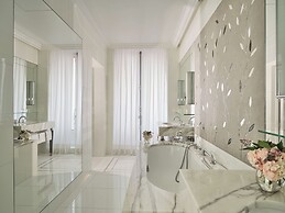 Hôtel Plaza Athénée - Dorchester Collection