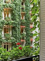 Hôtel Plaza Athénée - Dorchester Collection