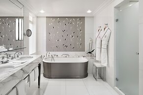 Hôtel Plaza Athénée - Dorchester Collection