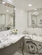 Hôtel Plaza Athénée - Dorchester Collection