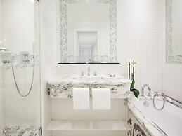 Hôtel Plaza Athénée - Dorchester Collection