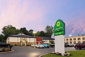 La Quinta Inn by Wyndham Buffalo Airport