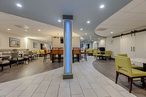 The Alexis Inn & Suites - Nashville Airport