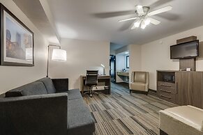 The Alexis Inn & Suites - Nashville Airport