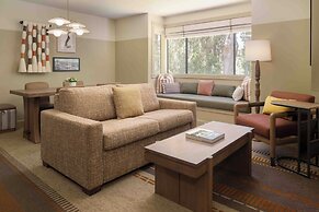Chaminade Resort & Spa