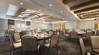 Chaminade Resort & Spa