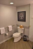 Chaminade Resort & Spa