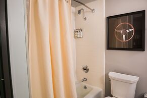 Chaminade Resort & Spa