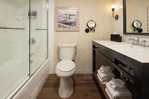 Chaminade Resort & Spa