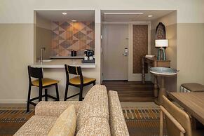 Chaminade Resort & Spa