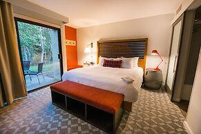Chaminade Resort & Spa