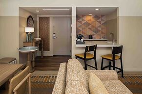 Chaminade Resort & Spa