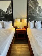 Super 8 by Wyndham Sealy