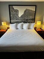 Super 8 by Wyndham Sealy