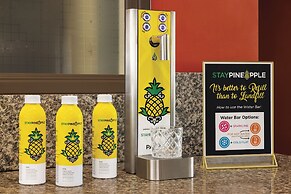 Staypineapple, University Inn, University District Seattle