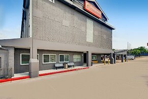 Orangewood Inn & Suites Midtown