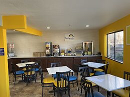 Days Inn by Wyndham Ruidoso Downs