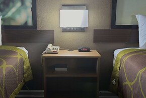 Super 8 by Wyndham Monroe