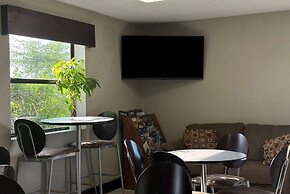 Super 8 by Wyndham Monroe