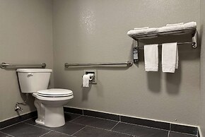 Super 8 by Wyndham Monroe