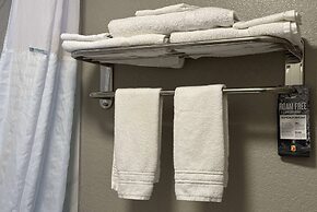 Super 8 by Wyndham Monroe