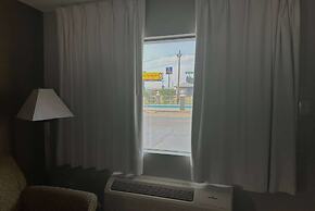 Super 8 by Wyndham Monroe