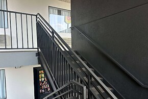 Super 8 by Wyndham Monroe