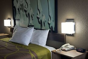 Super 8 by Wyndham Monroe