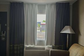 Super 8 by Wyndham Monroe