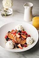 Montreal Marriott Chateau Champlain