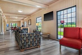 Econo Lodge Inn & Suites