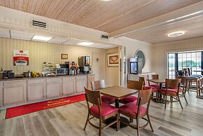 Econo Lodge Inn & Suites