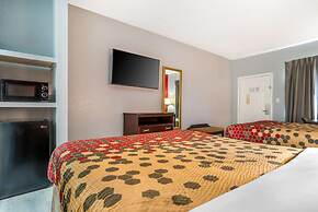 Econo Lodge Inn & Suites