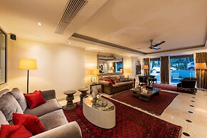 Best Western Plus Embassy Hotel